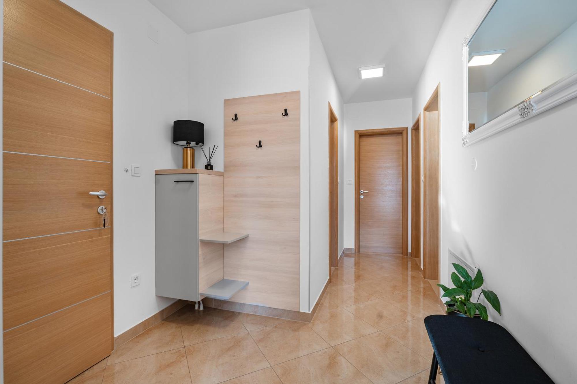 Apartments Bakota 오미스 외부 사진