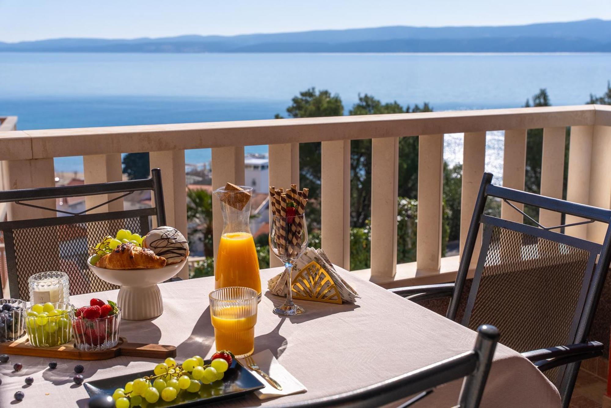 Apartments Bakota 오미스 외부 사진